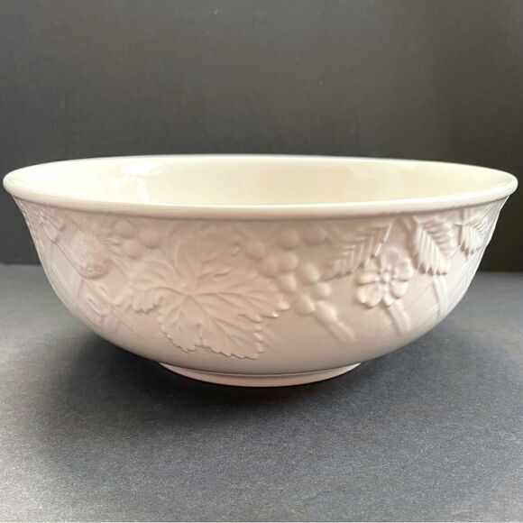 Mikasa English Countryside White 9” Stoneware Serving Salad Bowl Discontinued - Picture 6 of 16